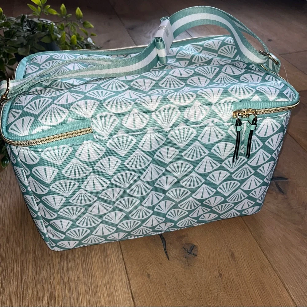 Victoria's Secret NWT Seashell Print Summer Beach Cooler Tote Bag insulated - Picture 2 of 8